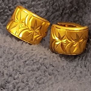 Authentic 21k Saudi Gold Earrings